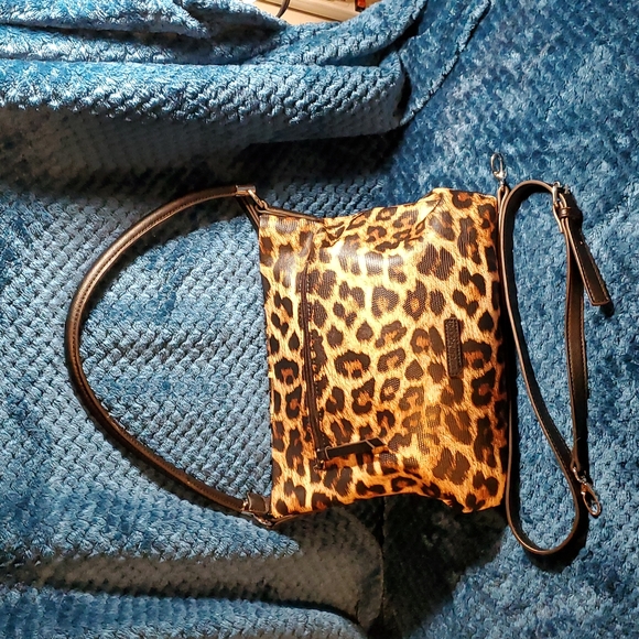 Liz Claiborn echo shoulder purse - Picture 3 of 6